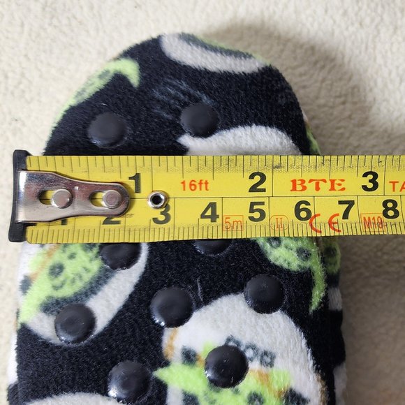 Disney Star Wars Grogu Baby Yoda Fuzzy Babba Slipper Socks. - Picture 4 of 7